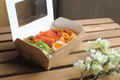 Corrugated lunch box with window